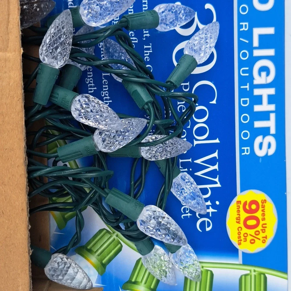 Yule Rite 25 Pine Cone String Lights Cool White Indoor Outdoor Total Length 15ft